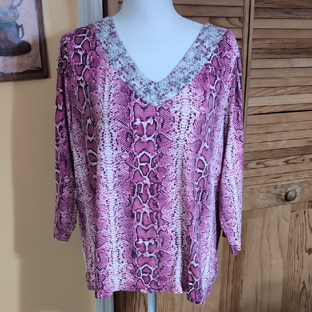Chico's 3 Pink and Gray Snake Print V-Neck Blouse XL 16